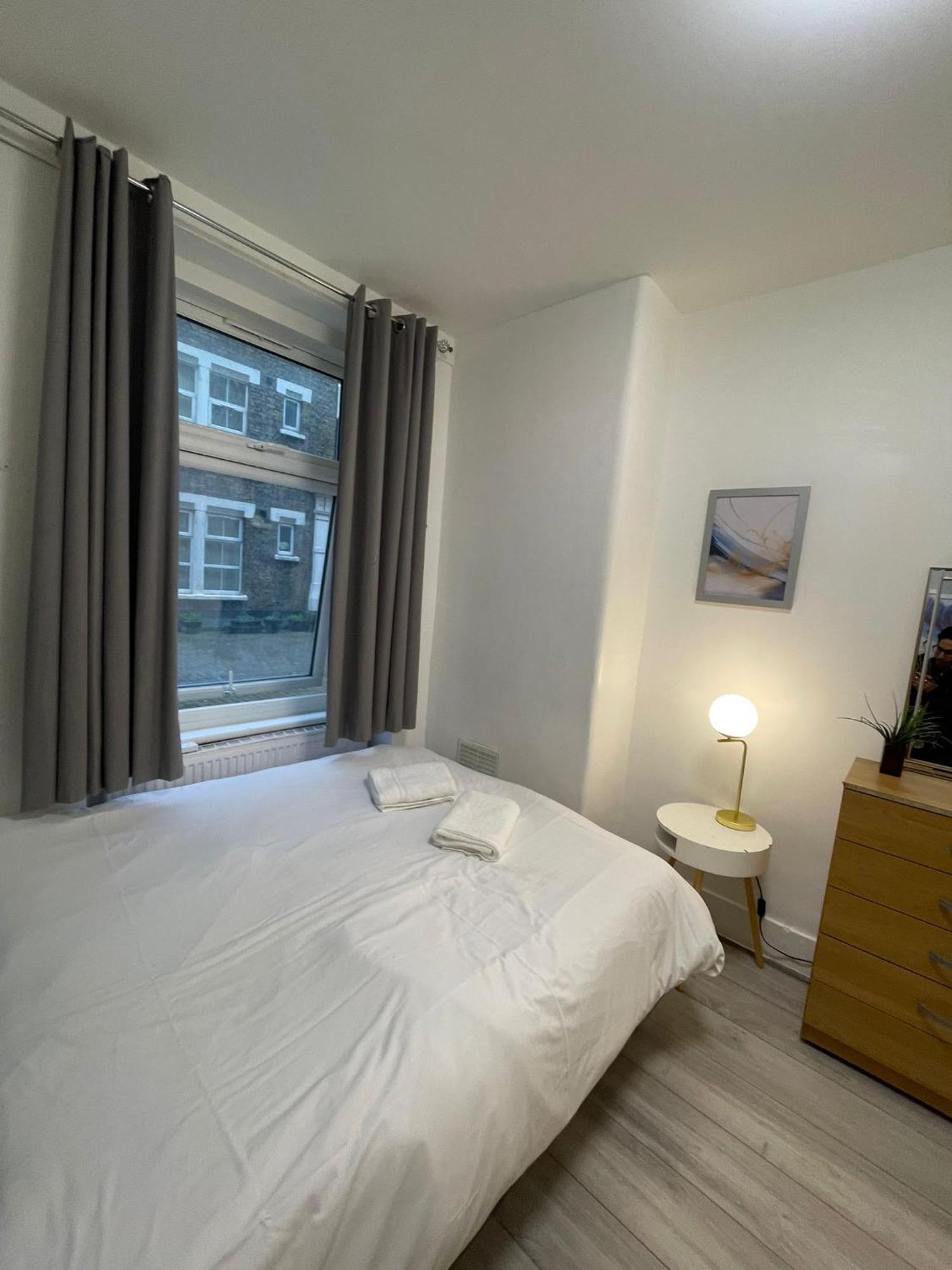 Lovely Ground Floor Miles * Londres